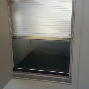 Dumbwaiter roller door